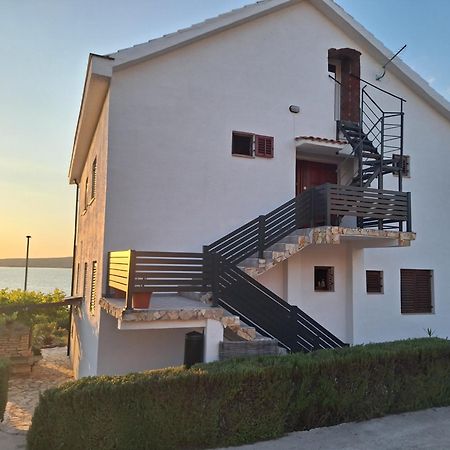 Apartments Cetiri Sestrice Novigrad  Екстер'єр фото